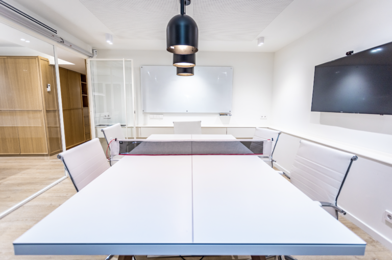 Tuset meeting room :pingpong table